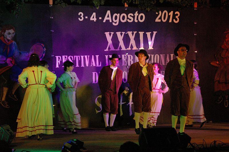 04-08-2013 Staffolo spettacolo (12).jpg